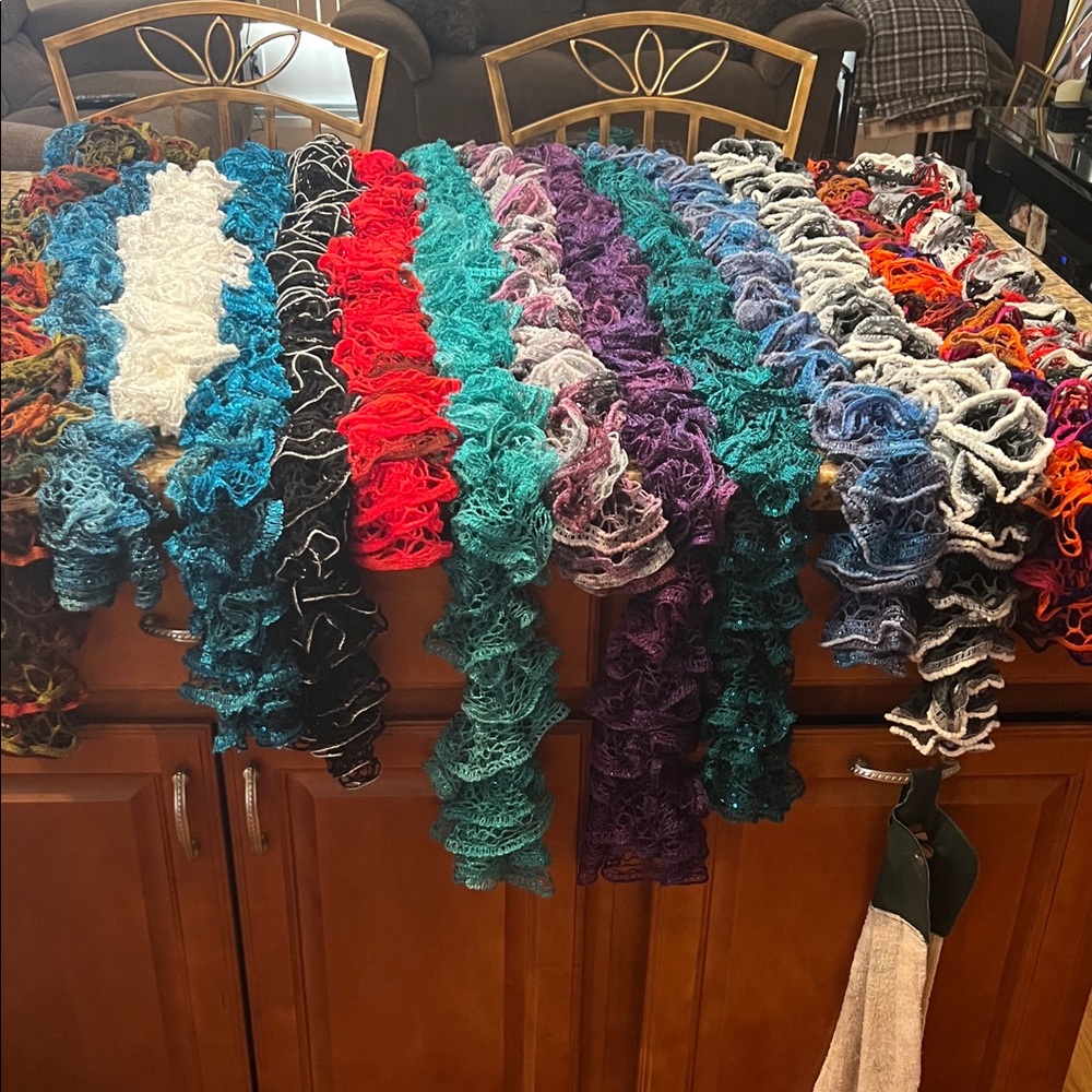 Colorful Ruffled Scarves Set - Picture 1 of 7